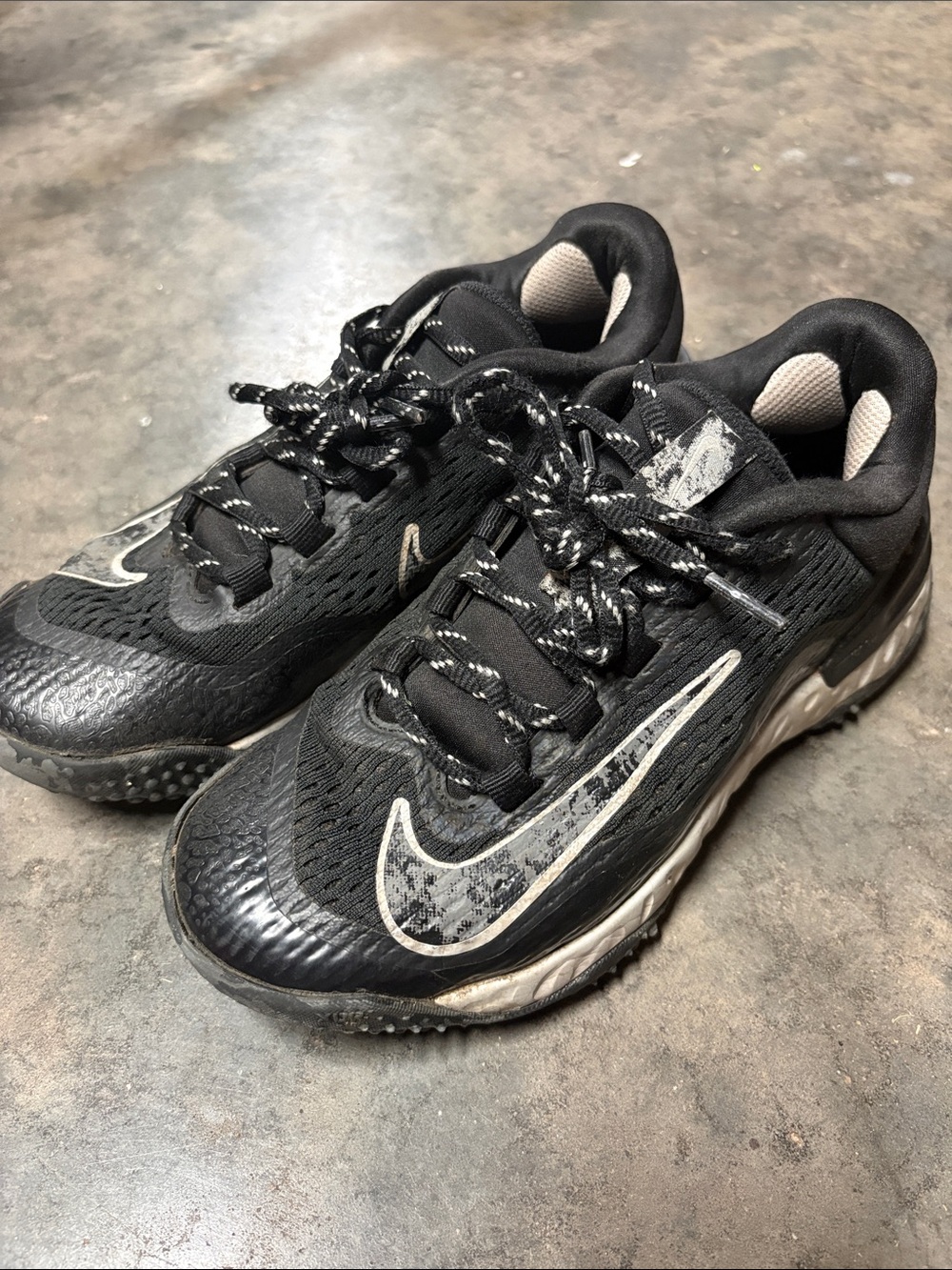 Nike Kids Black Softball turf shoes